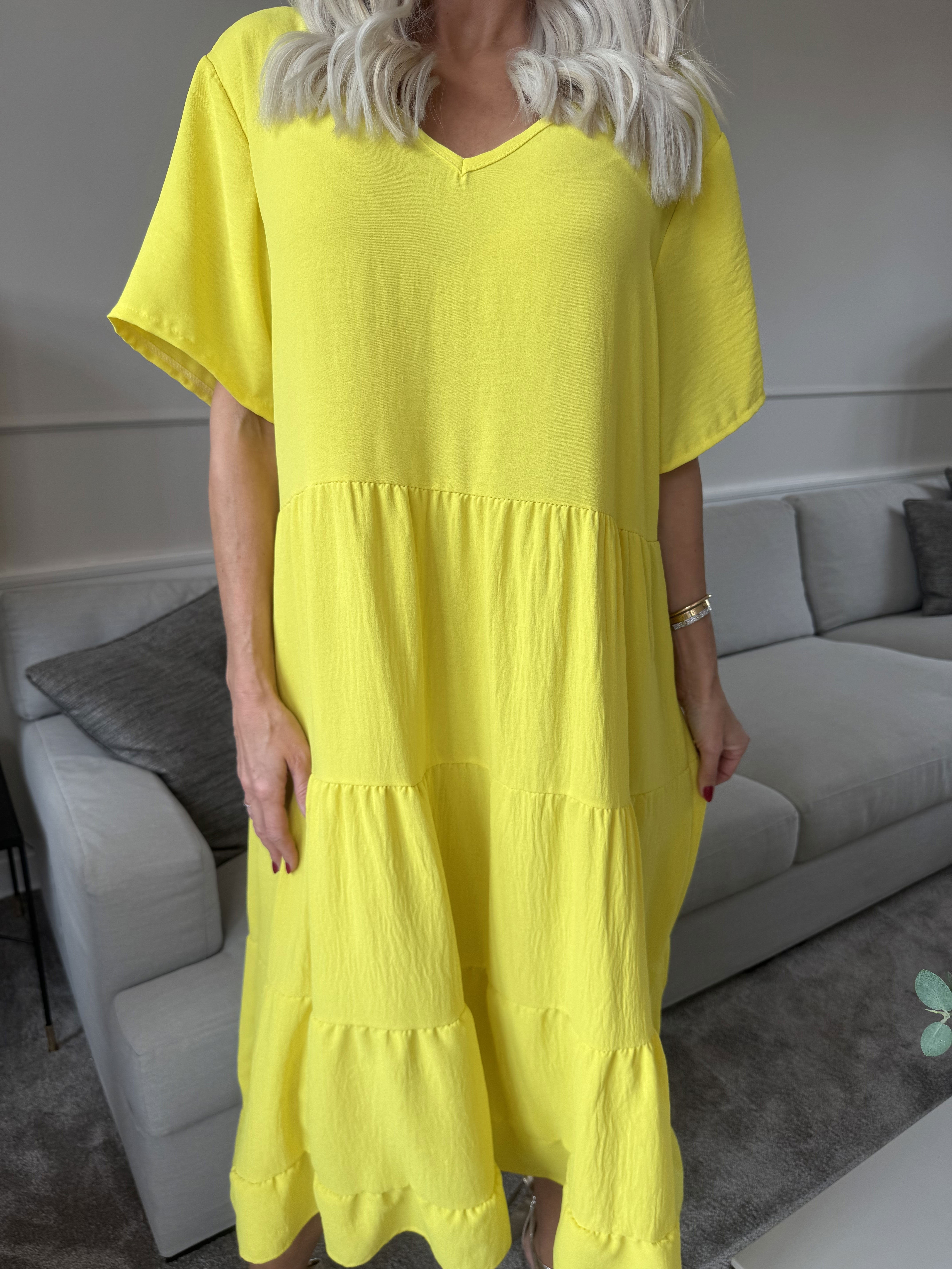 Shayna - Tunikakjole i viskose med broderet detaljer på ryggen